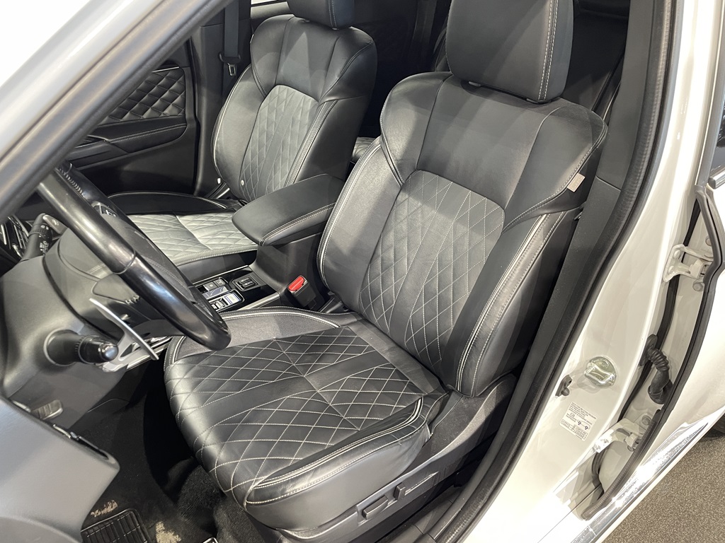 Mitsubishi Outlander RLE15G