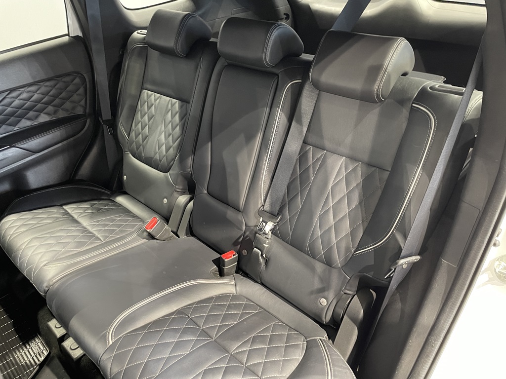 Mitsubishi Outlander RLE15G