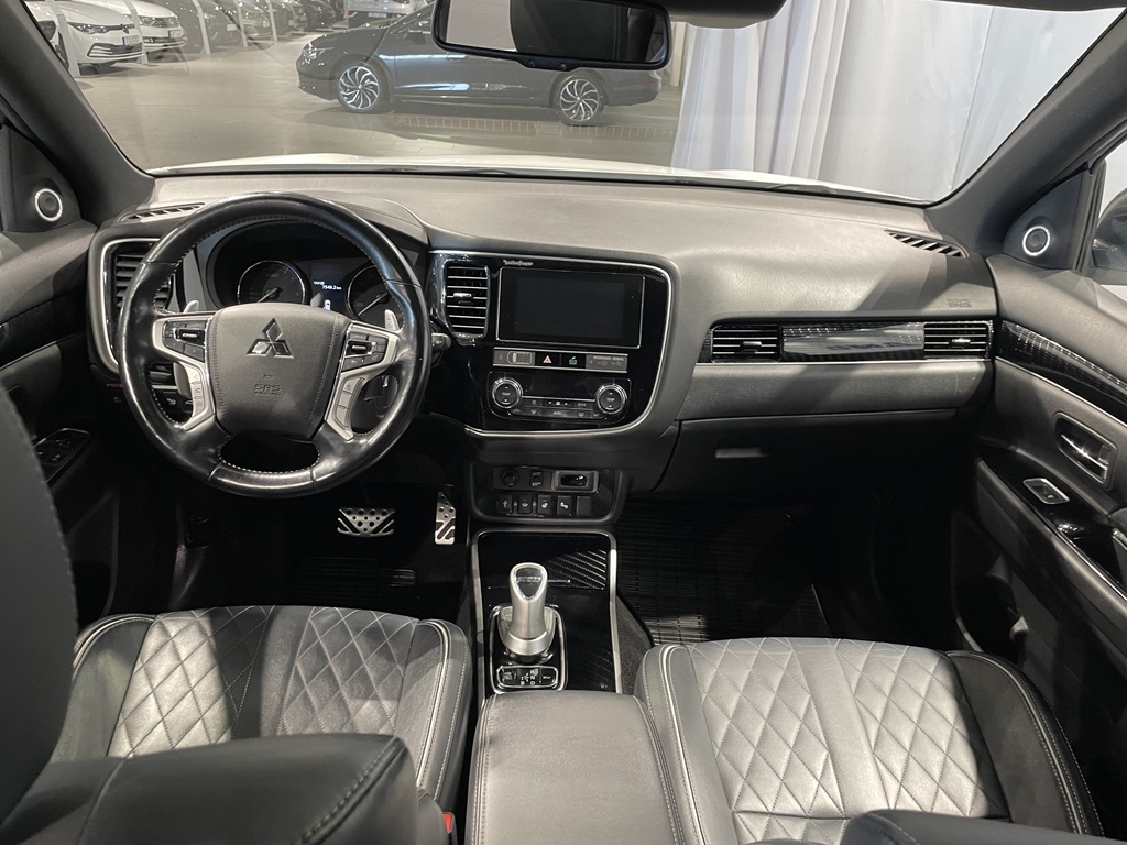 Mitsubishi Outlander RLE15G