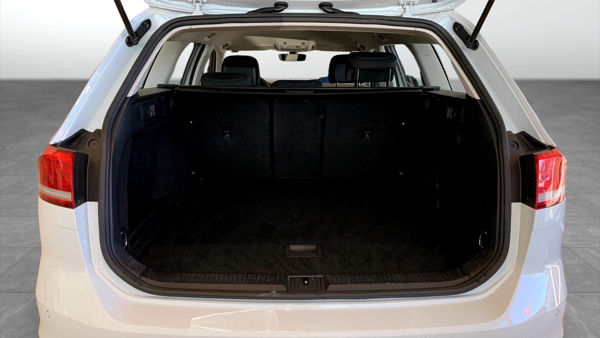 Volkswagen Passat Sportscombi RLL46F