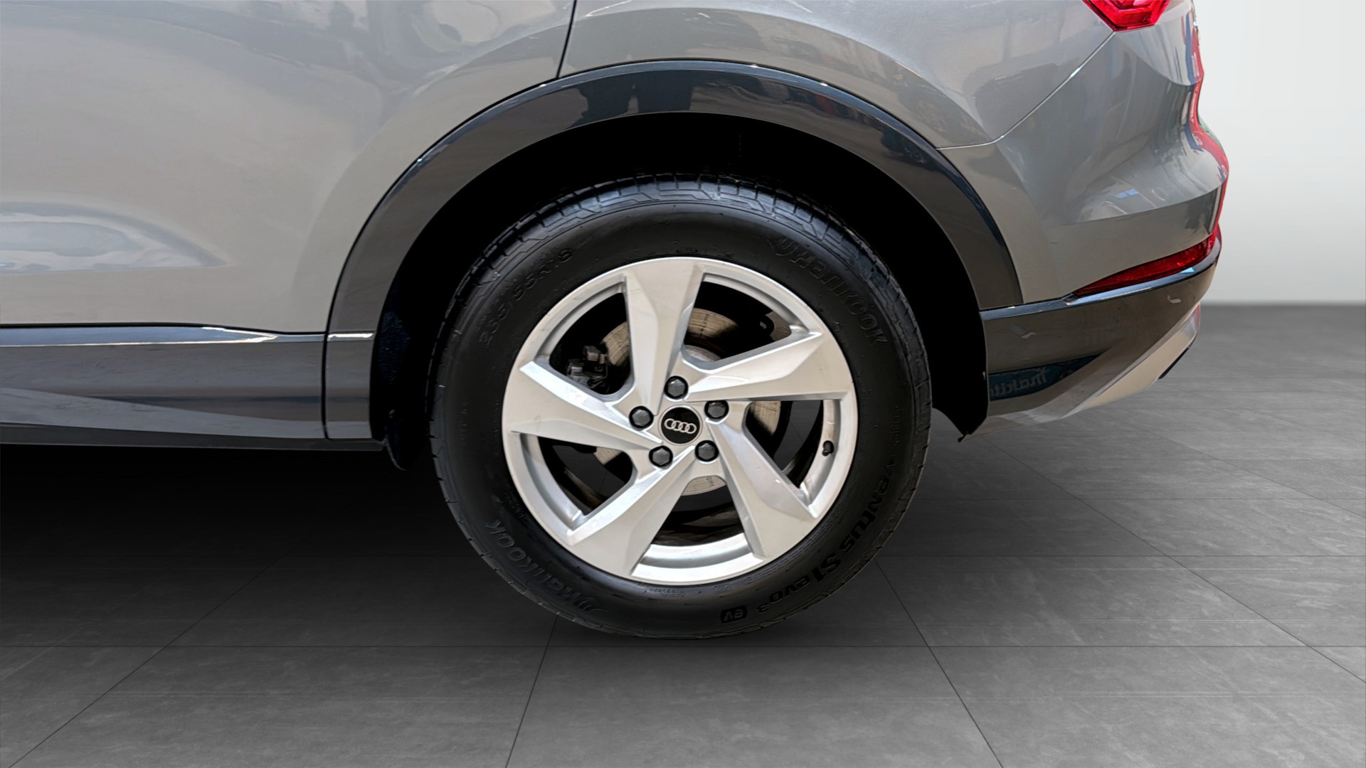 Audi Q3 RMA93E