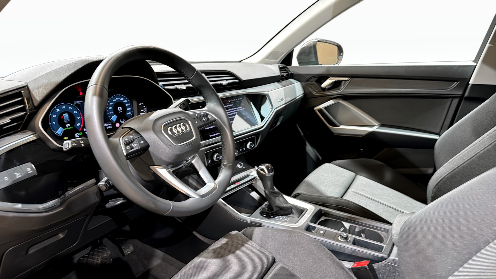 Audi Q3 RMA93E