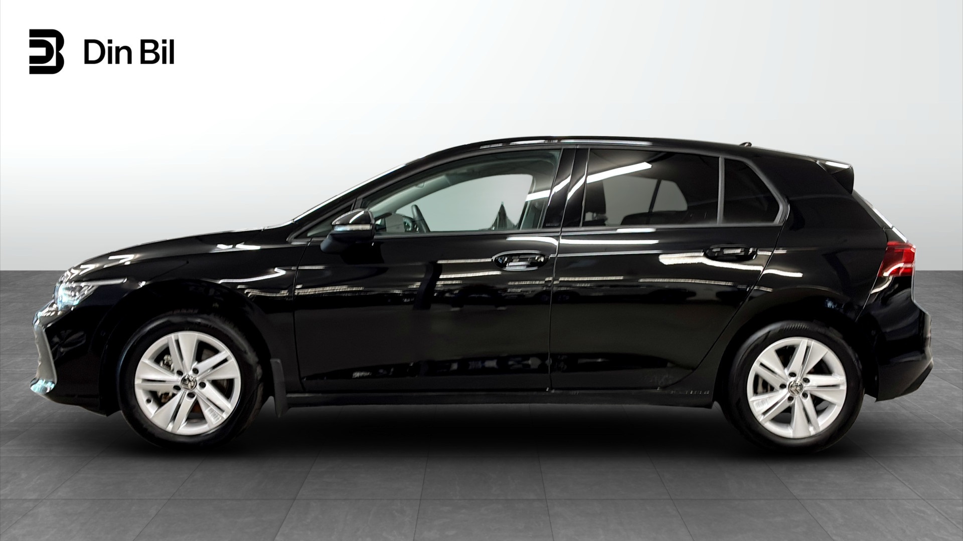 Volkswagen Golf RMJ09E