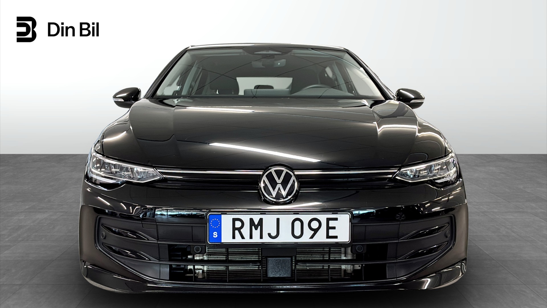 Volkswagen Golf RMJ09E