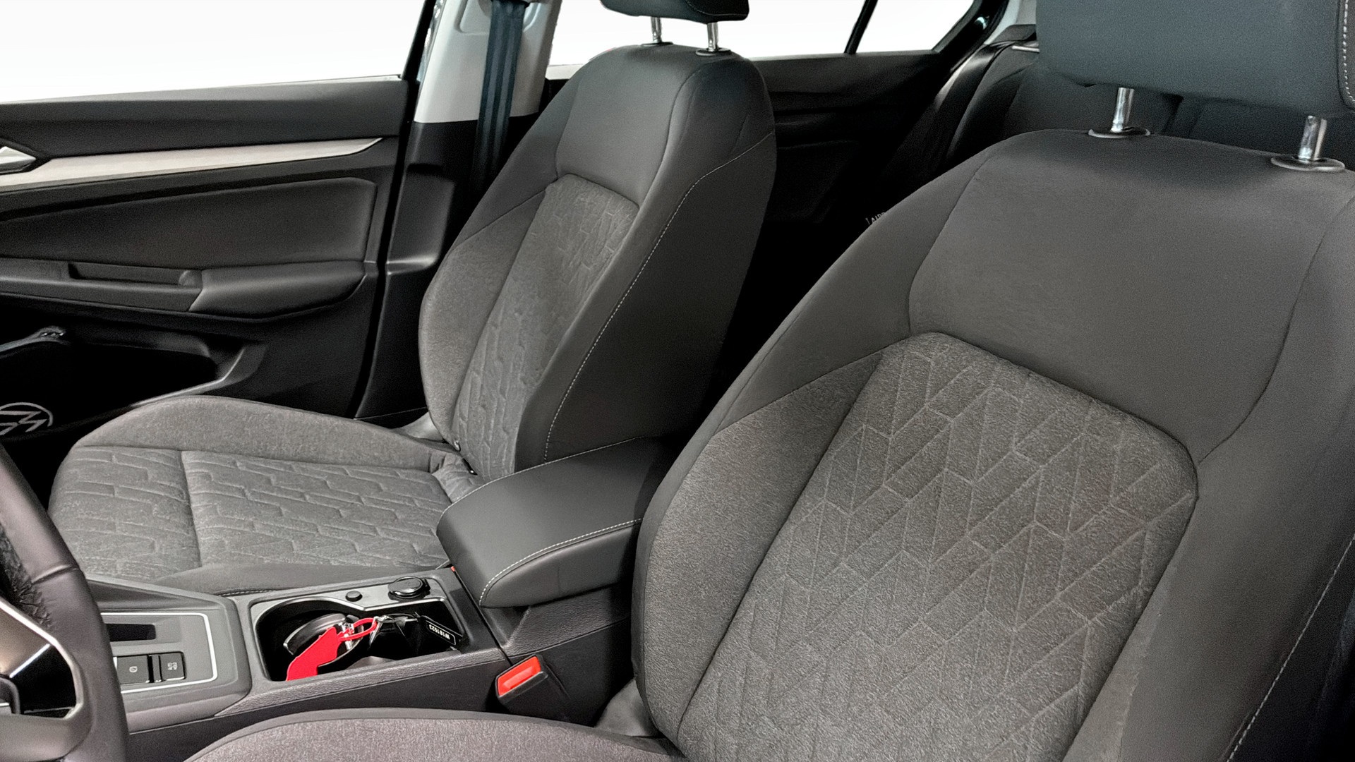 Volkswagen Golf RMJ09E