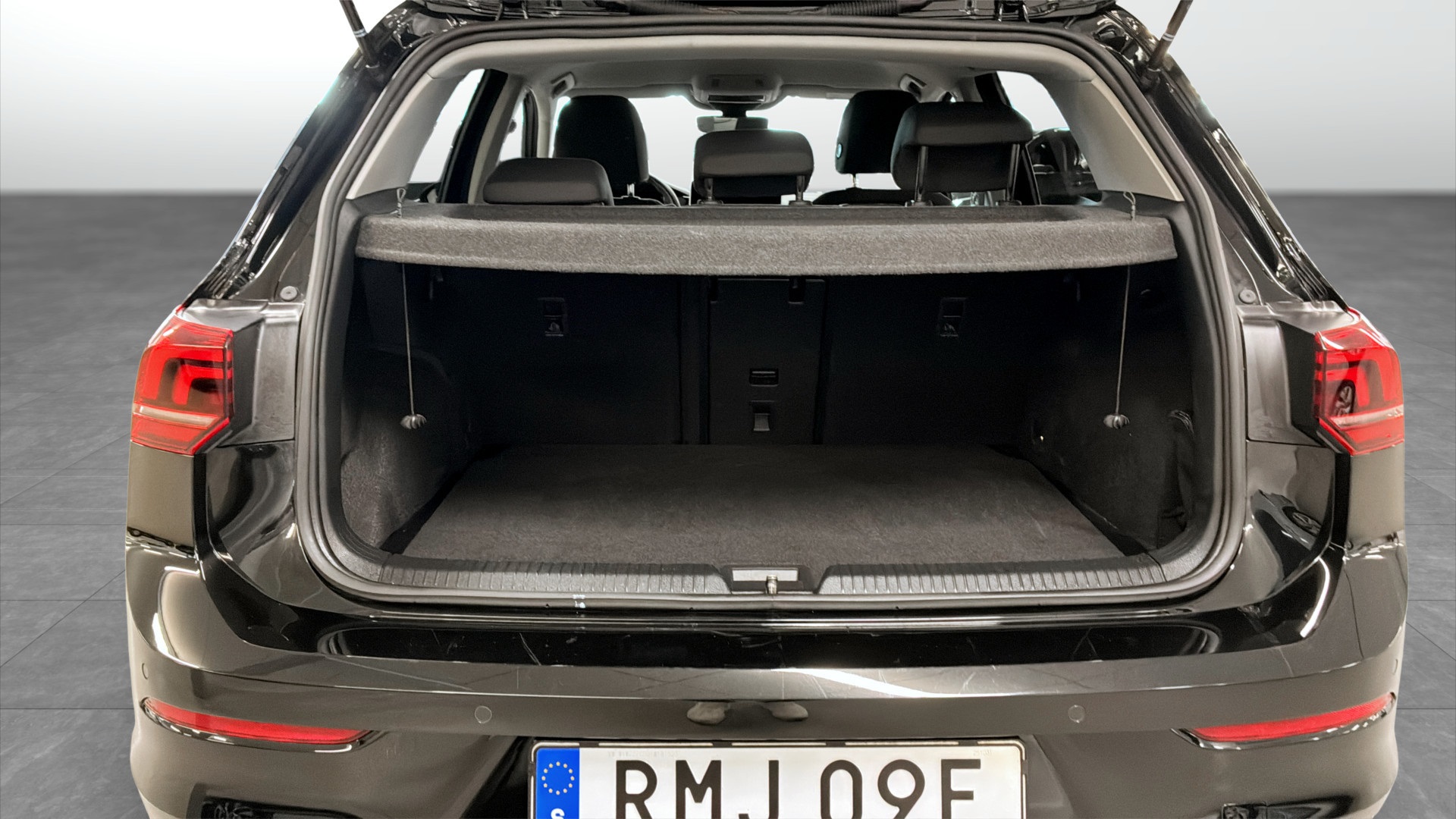 Volkswagen Golf RMJ09E