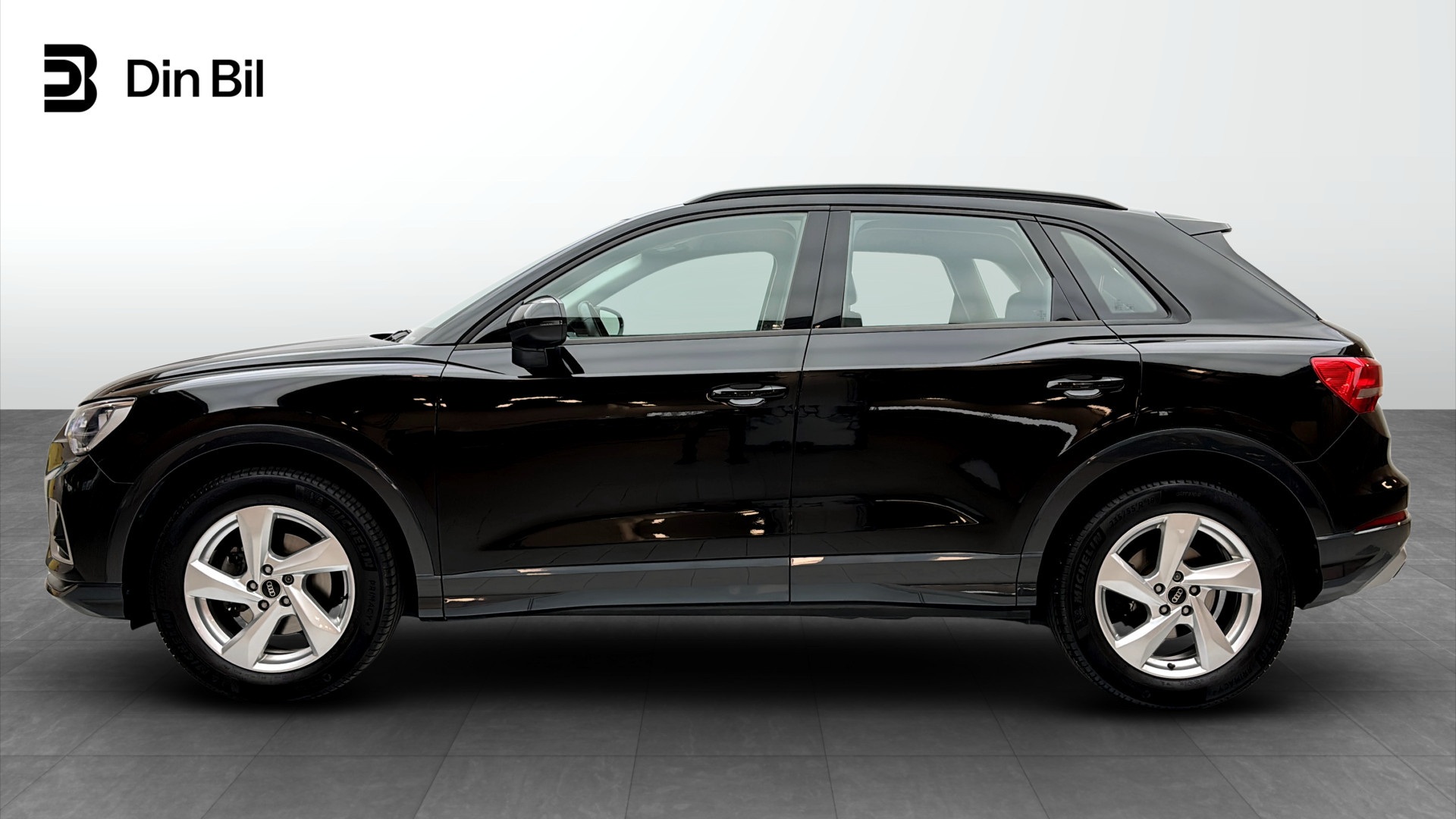 Audi Q3 RMM39W