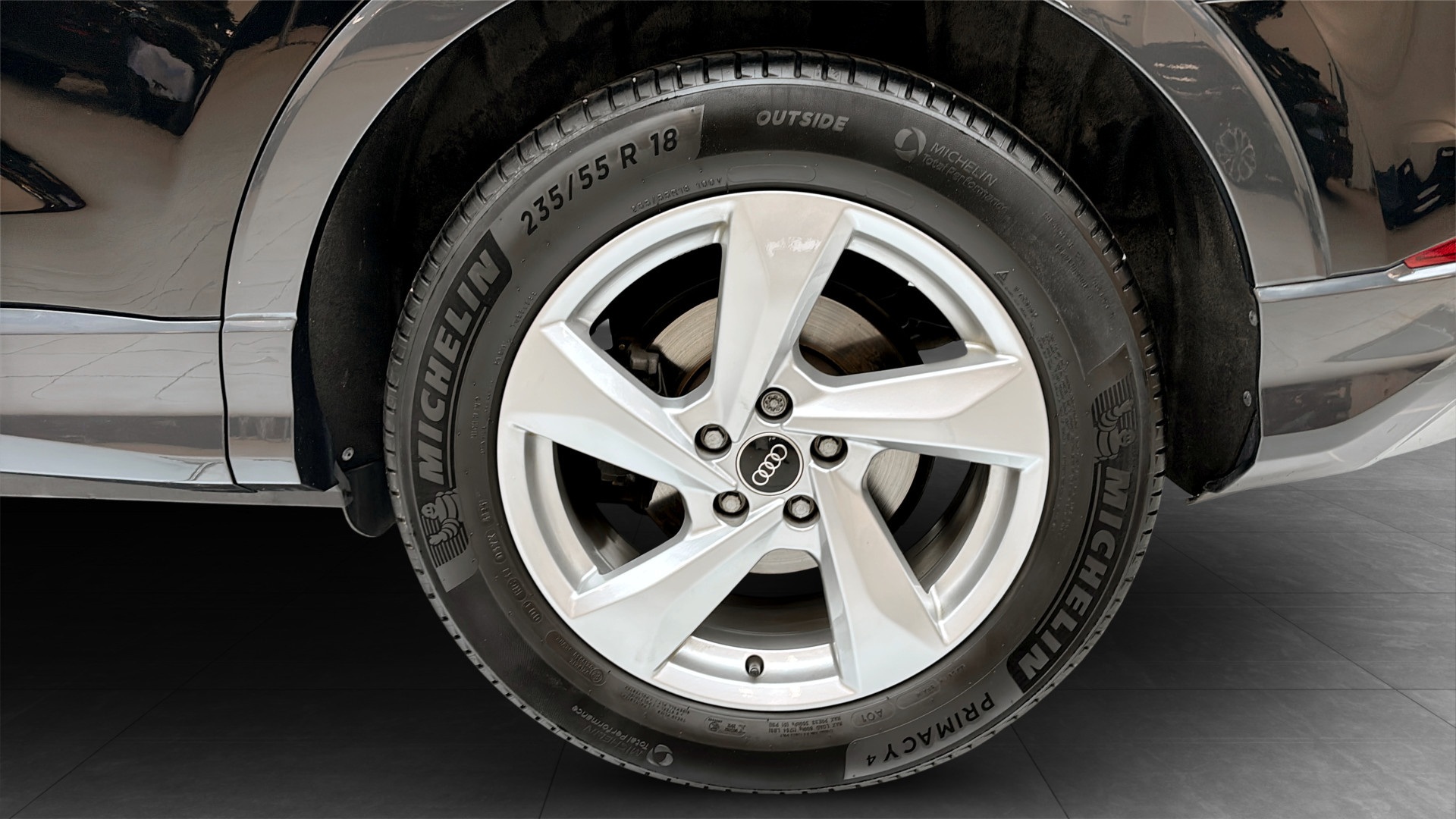Audi Q3 RMM39W