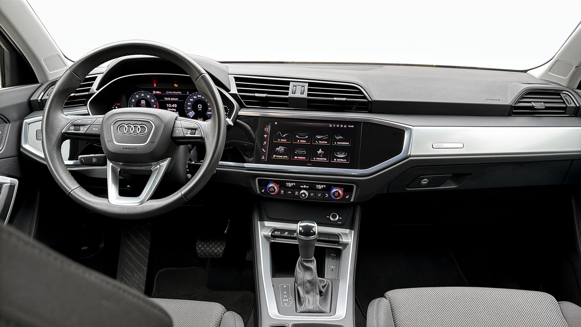 Audi Q3 RMM39W