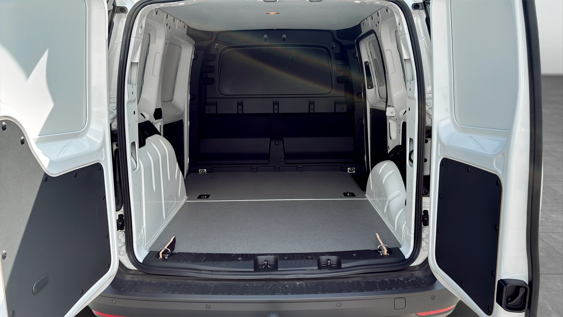Volkswagen Caddy Cargo RMM76U
