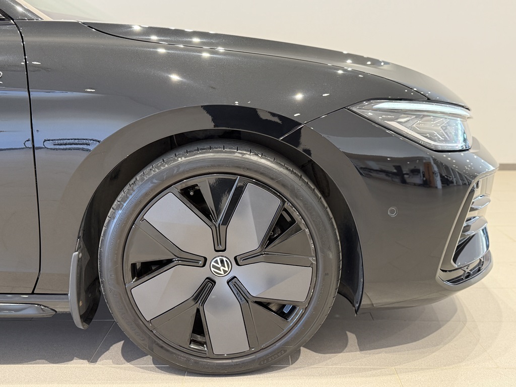 Volkswagen Passat RMM94F