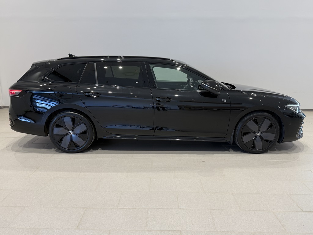 Volkswagen Passat RMM94F