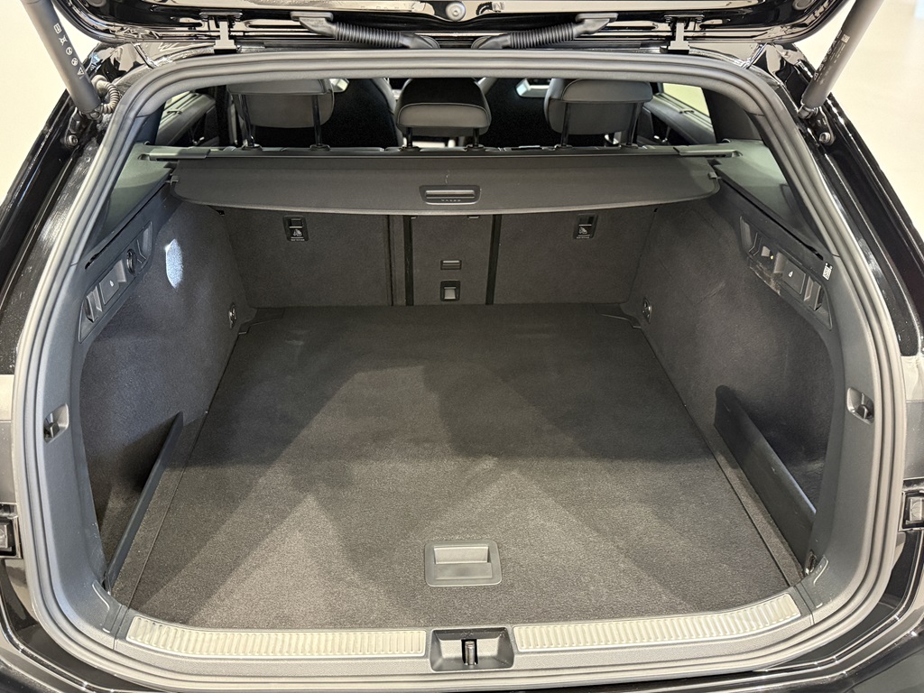Volkswagen Passat RMM94F