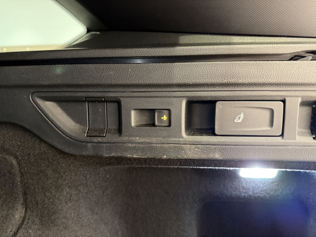 Volkswagen Passat RMM94F