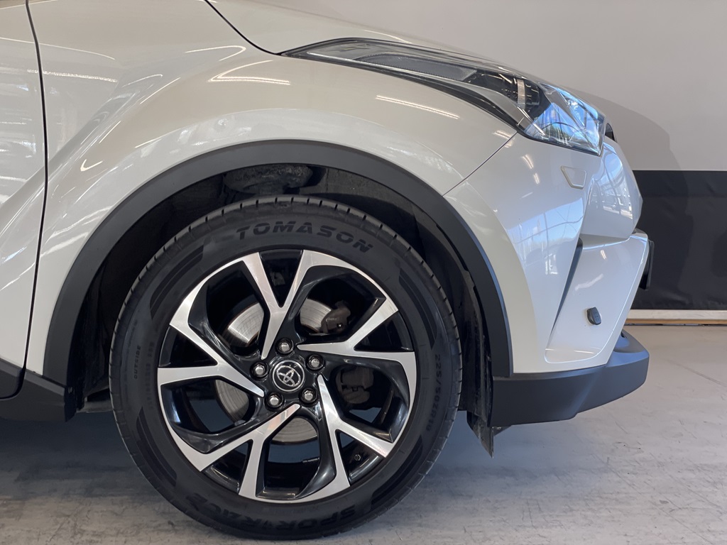 Toyota C-HR RNH65Y