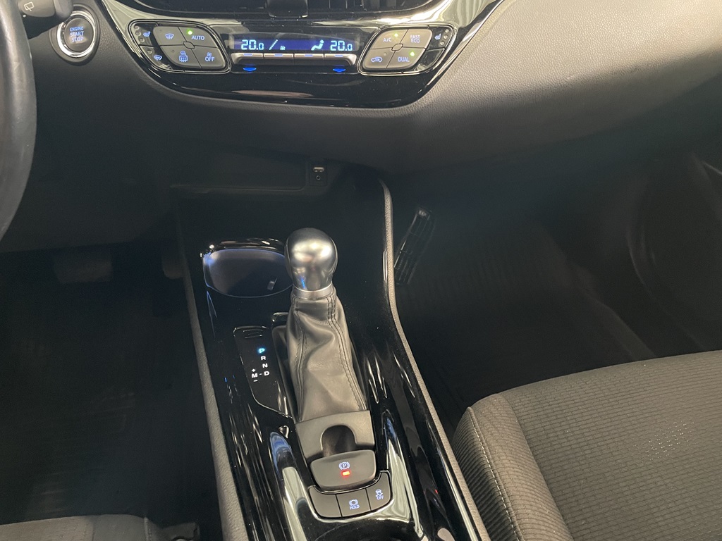 Toyota C-HR RNH65Y