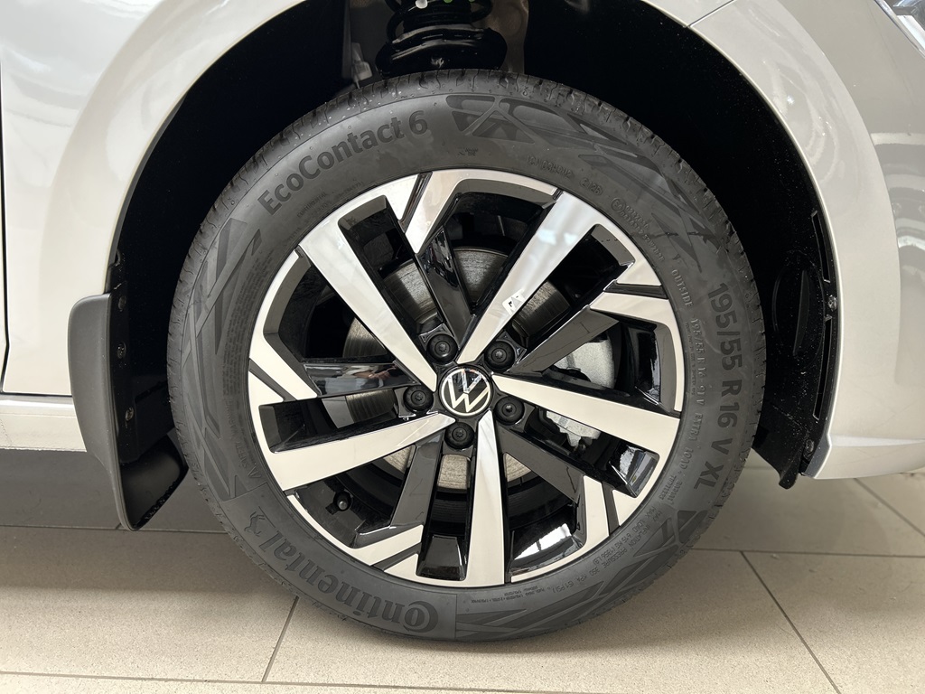 Volkswagen Polo RNJ41C