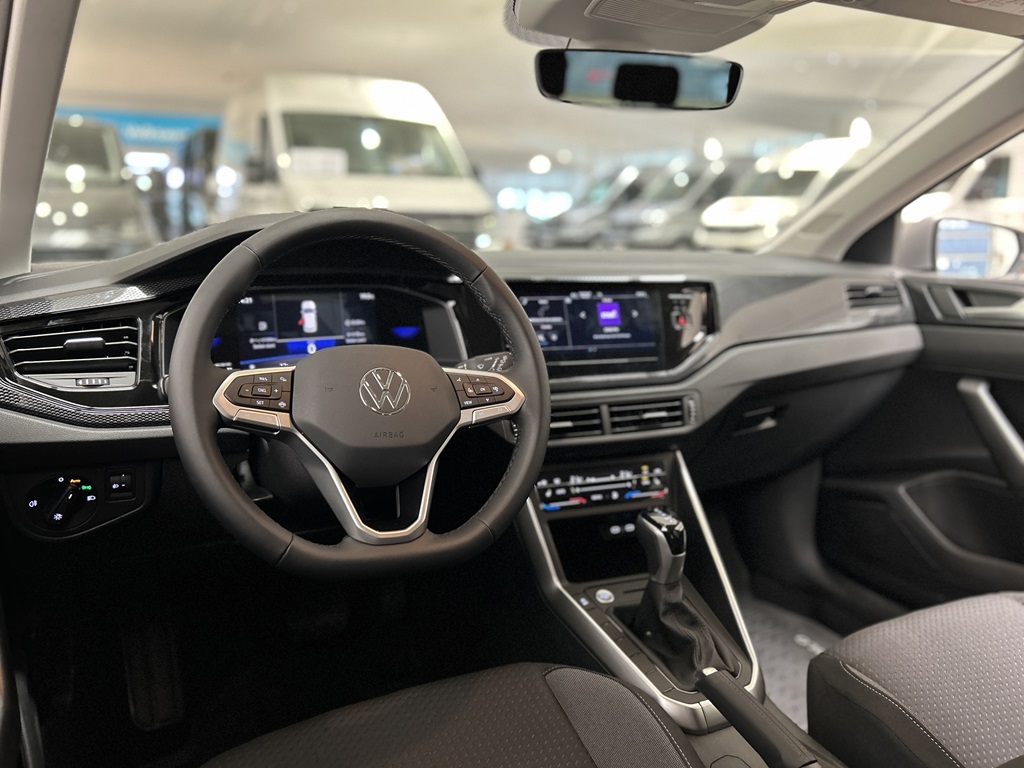 Volkswagen Polo RNJ41C
