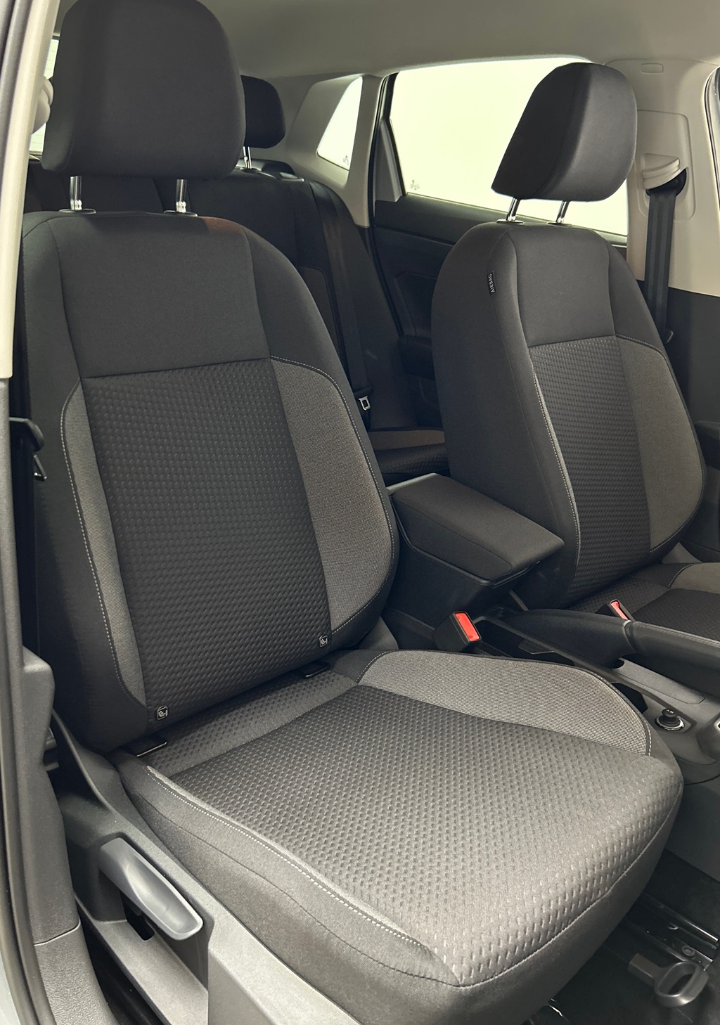 Volkswagen Polo RNJ41C