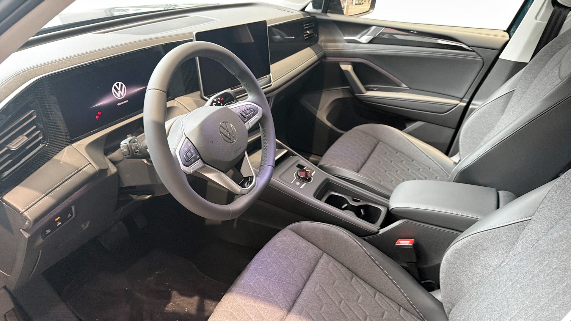 Volkswagen Tiguan RRJ78D