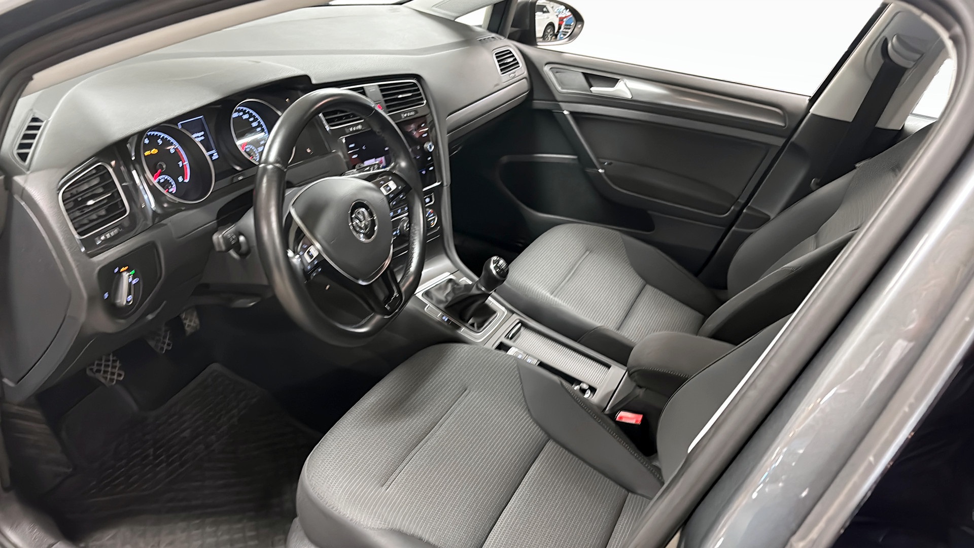 Volkswagen Golf RTD309