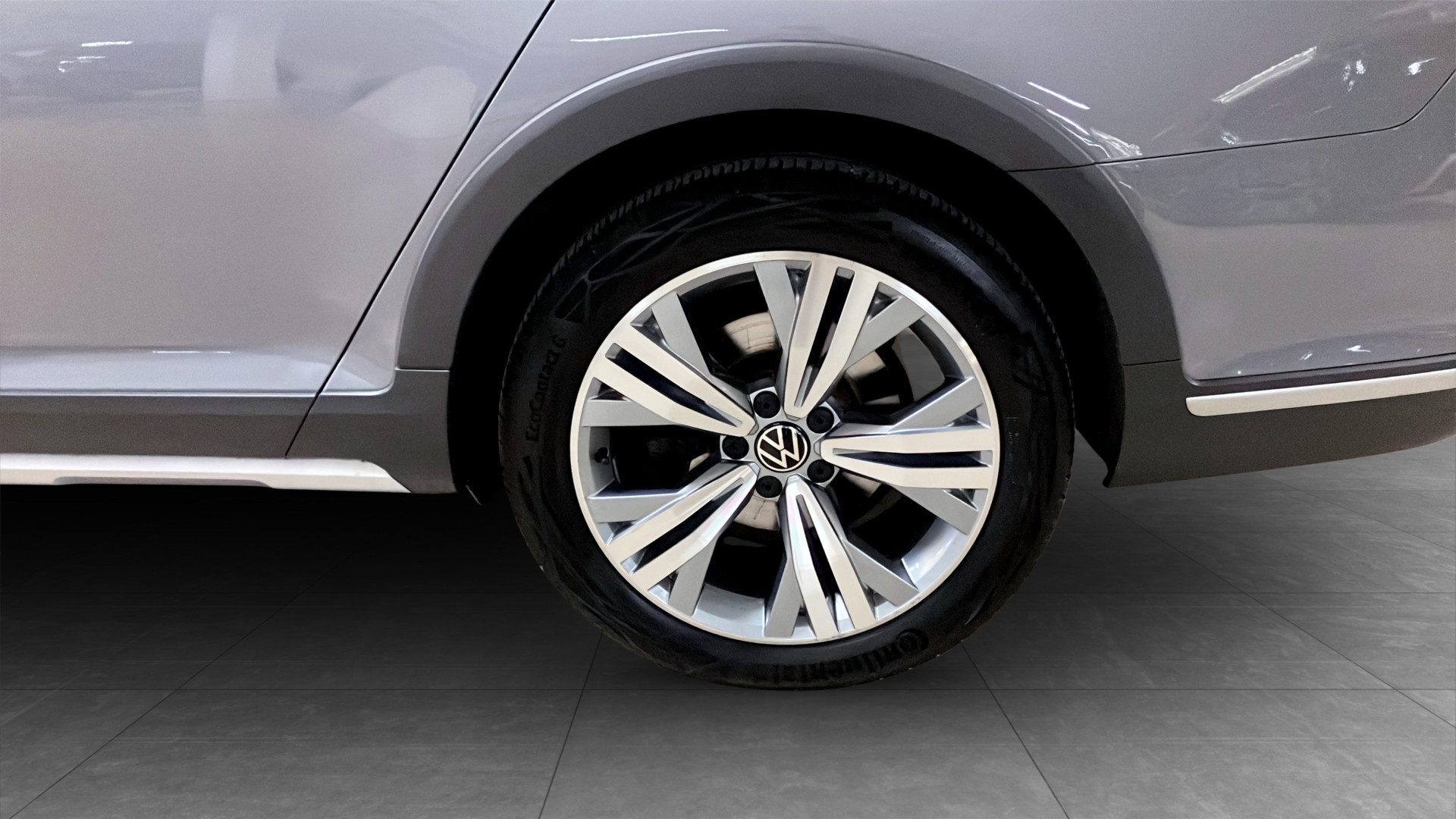 Volkswagen Passat RTJ01G
