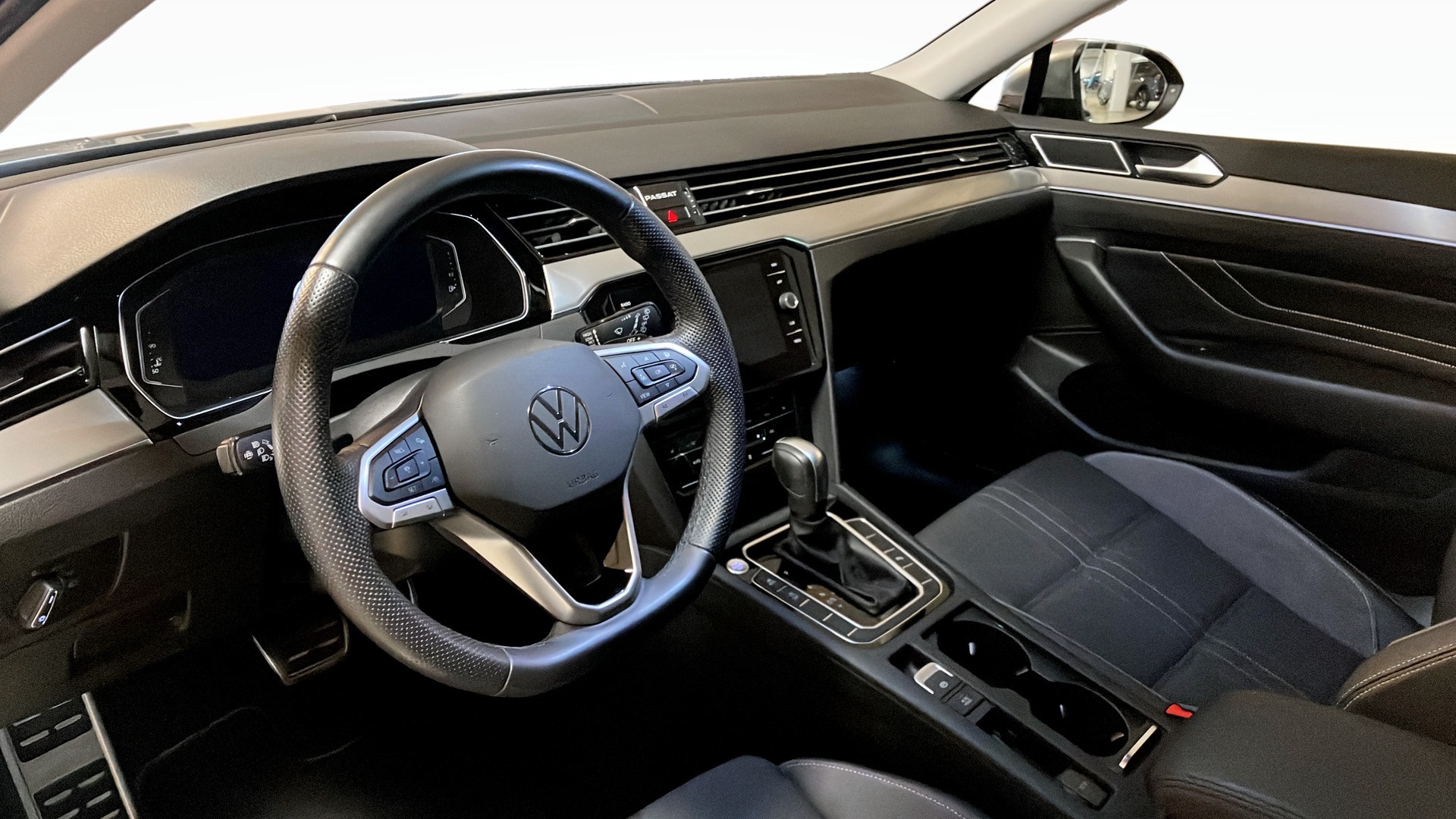 Volkswagen Passat RTJ01G