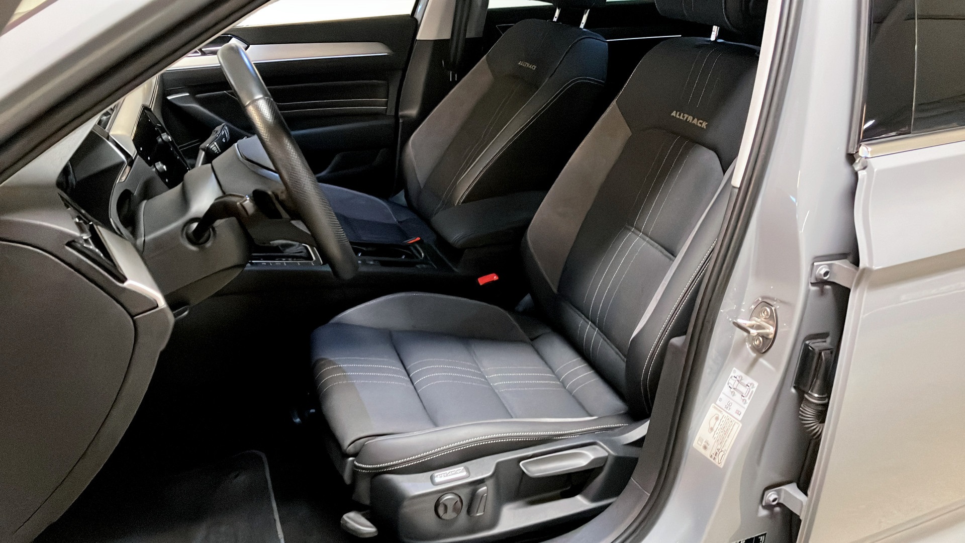 Volkswagen Passat RTJ01G