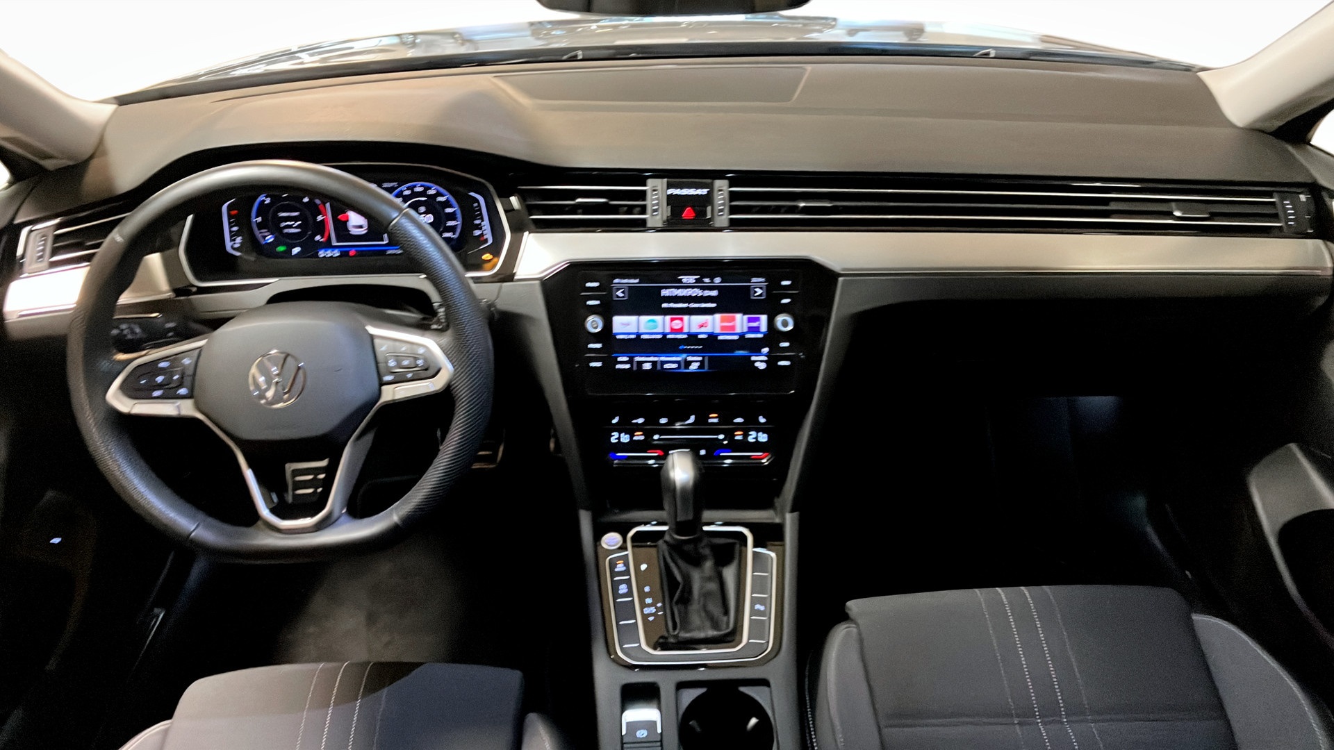 Volkswagen Passat RTJ01G