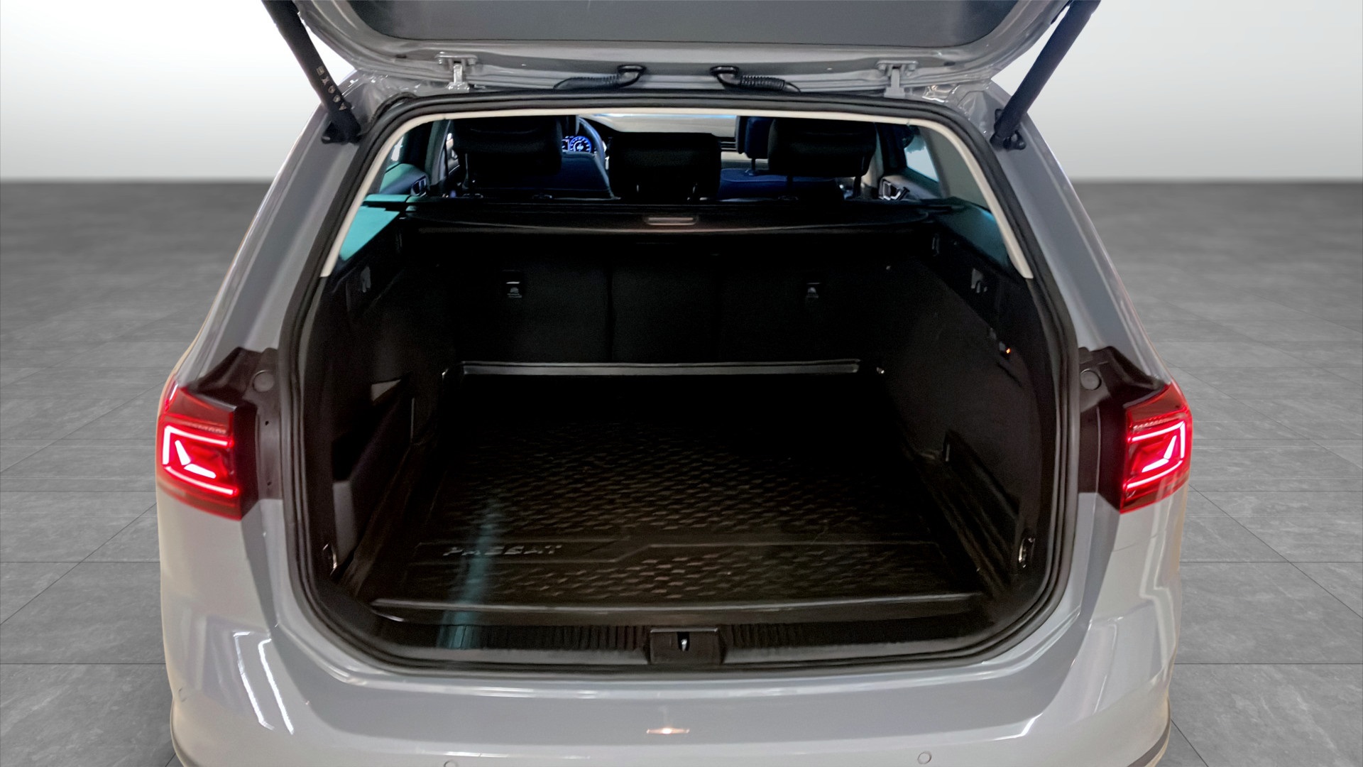 Volkswagen Passat RTJ01G