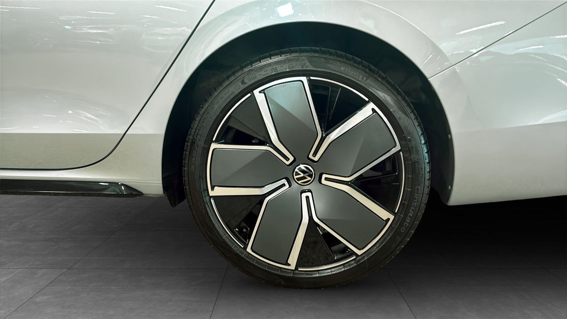 Volkswagen Passat Sportscombi RTJ06H