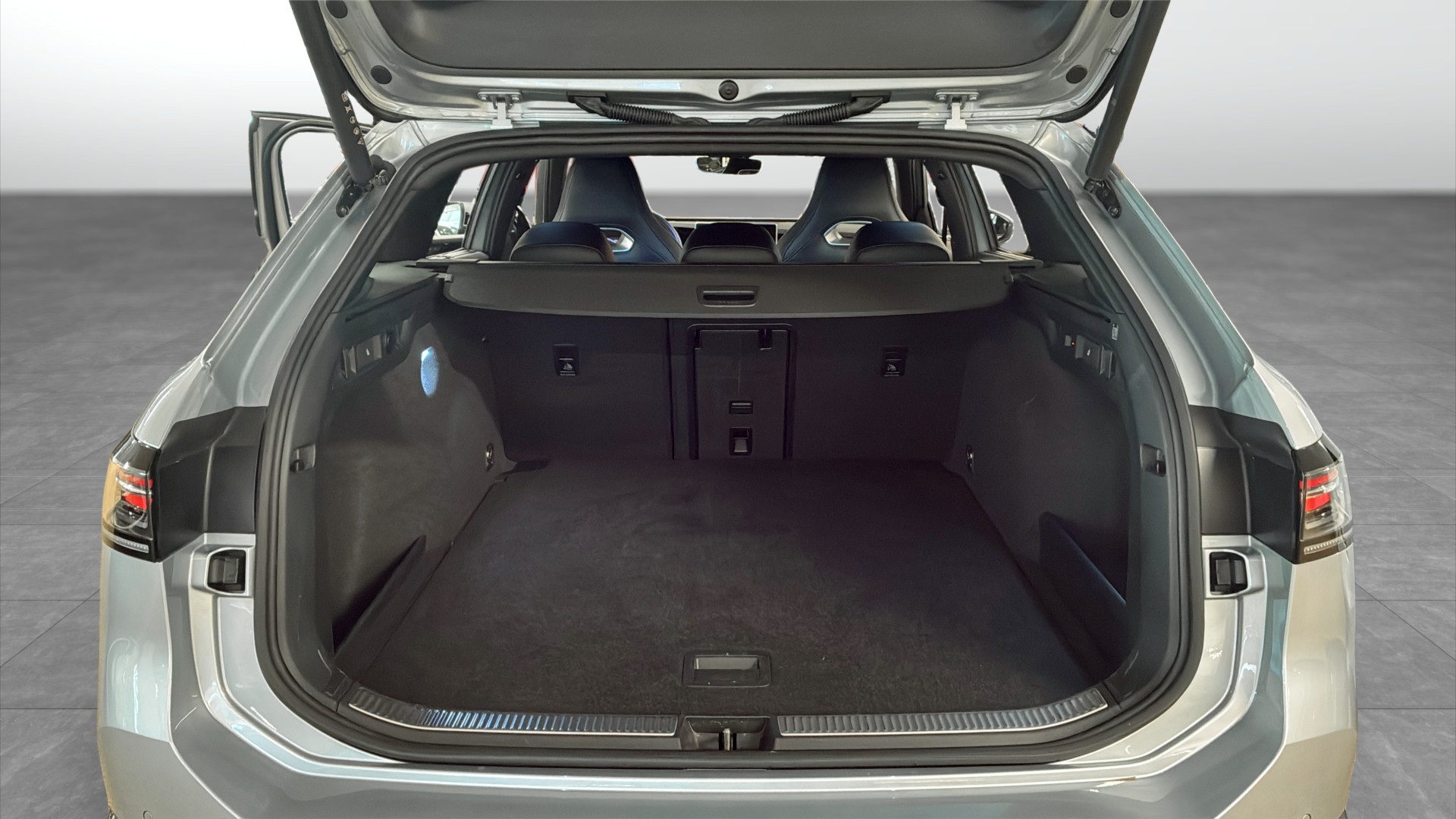 Volkswagen Passat Sportscombi RTJ06H