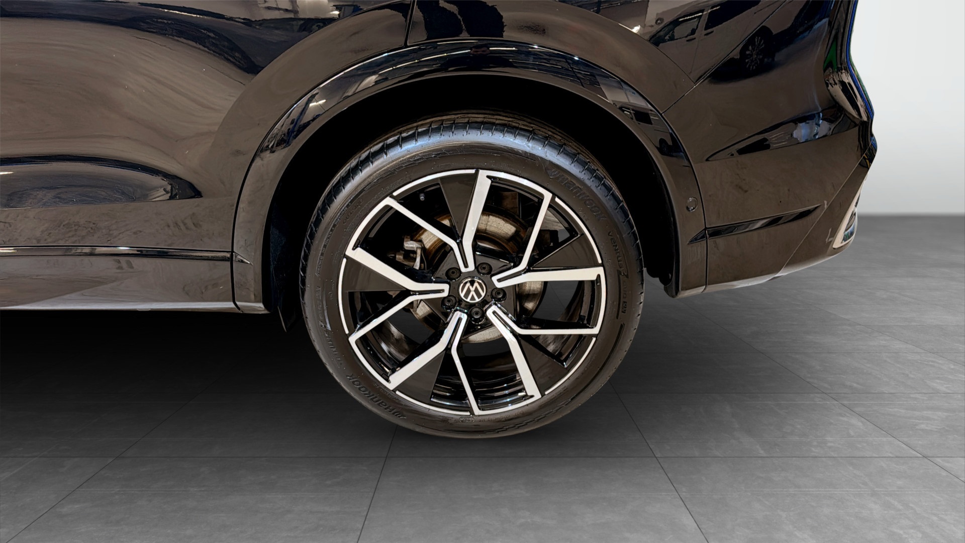 Volkswagen Tiguan RUF29P