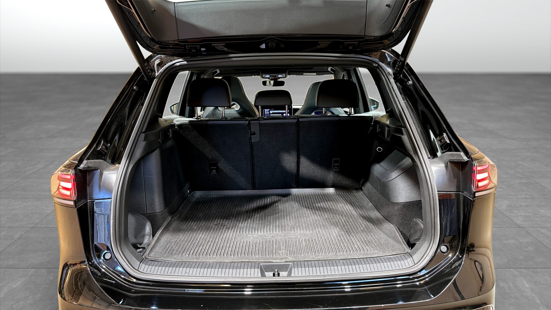 Volkswagen Tiguan RUF29P
