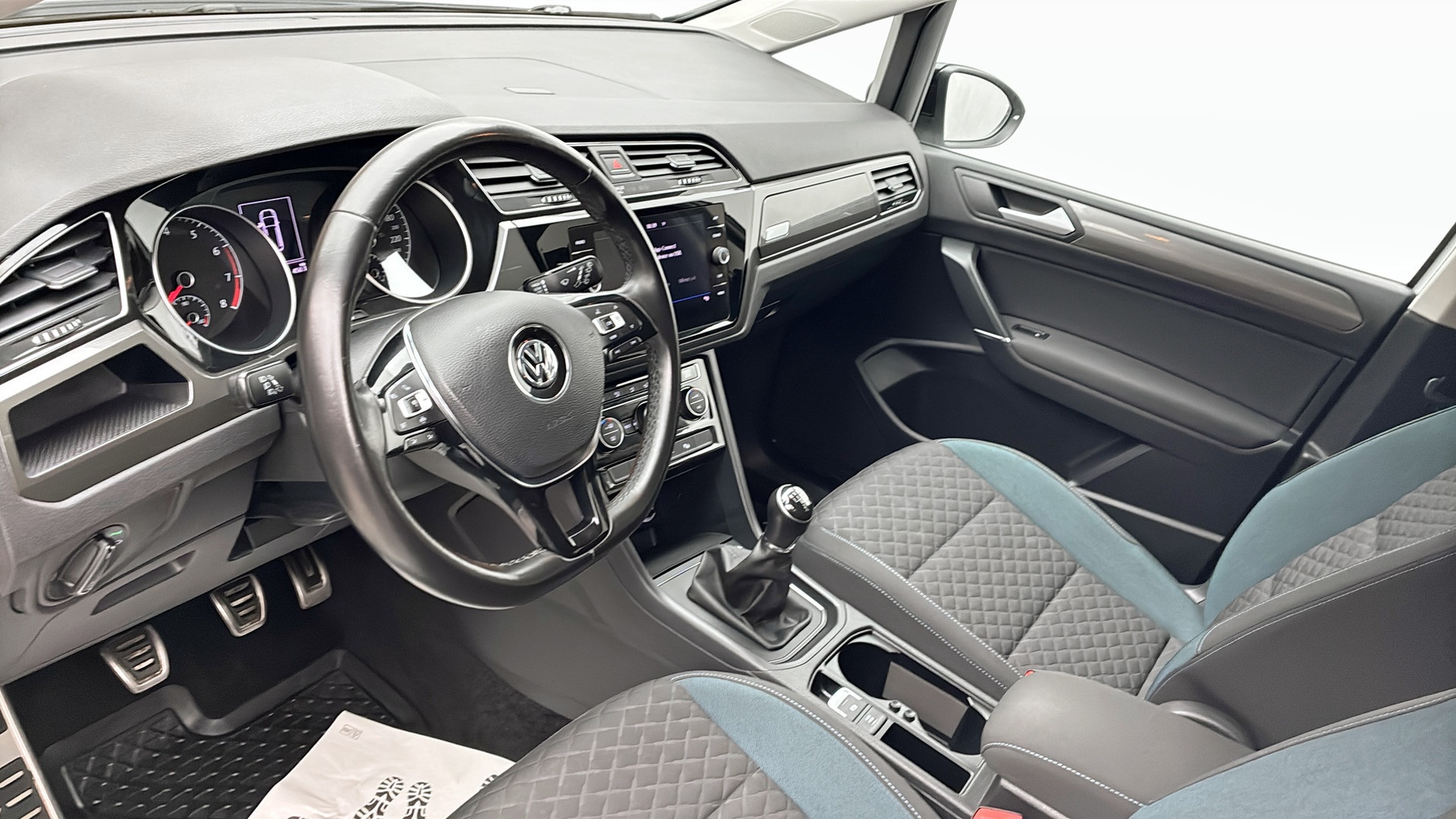 Volkswagen Touran RUG54A