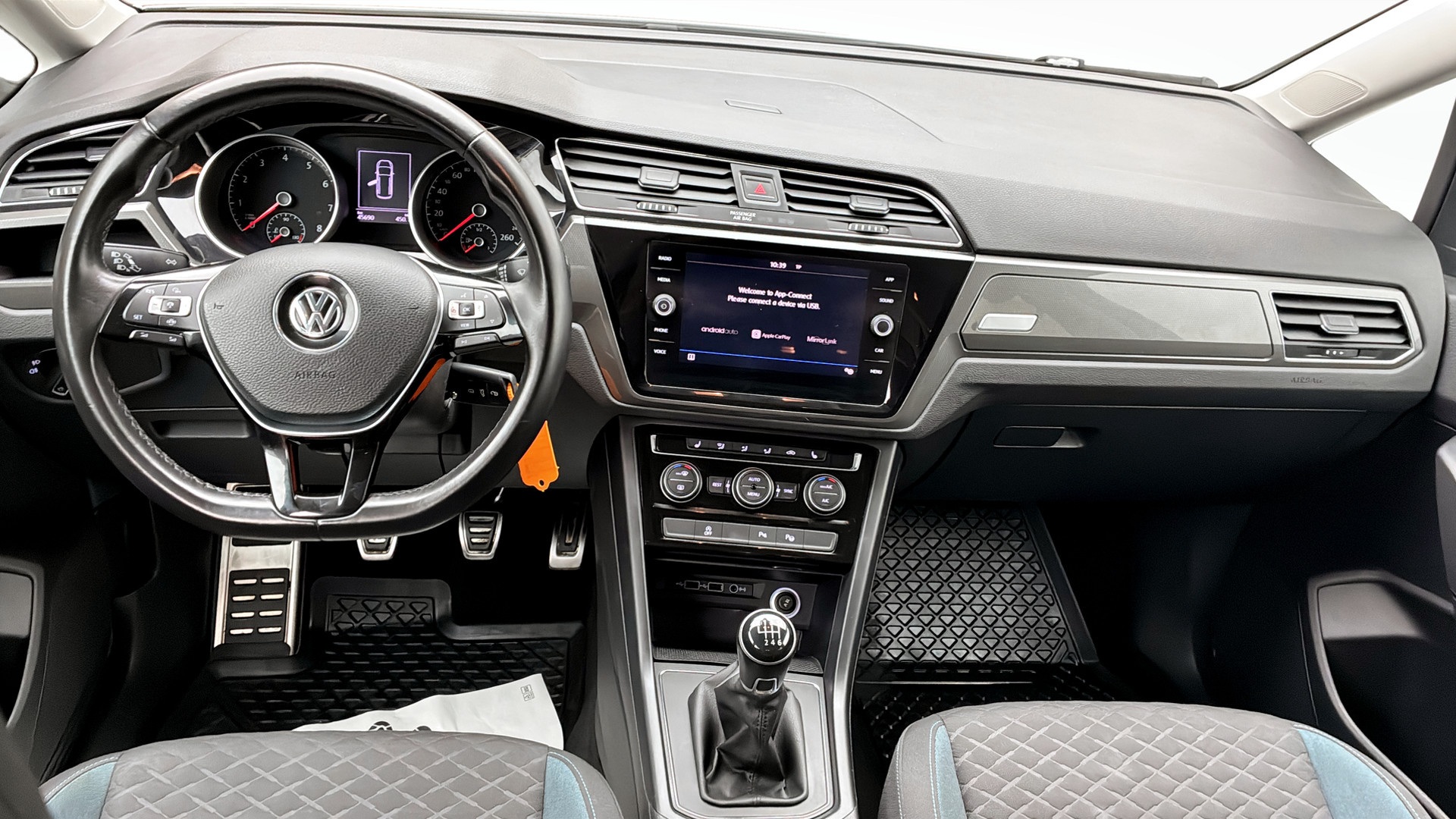 Volkswagen Touran RUG54A