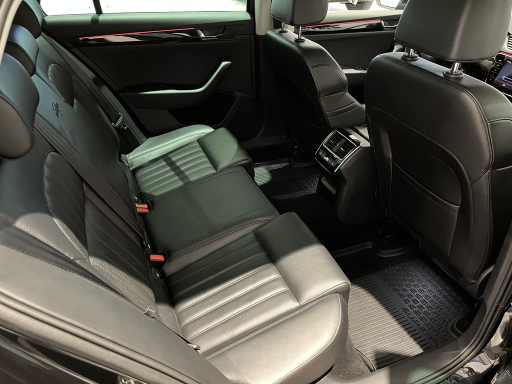 Skoda Superb RUM836