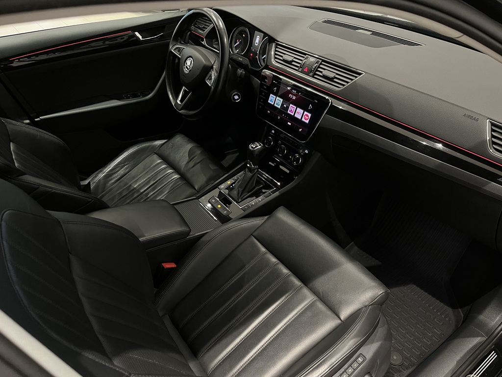 Skoda Superb RUM836