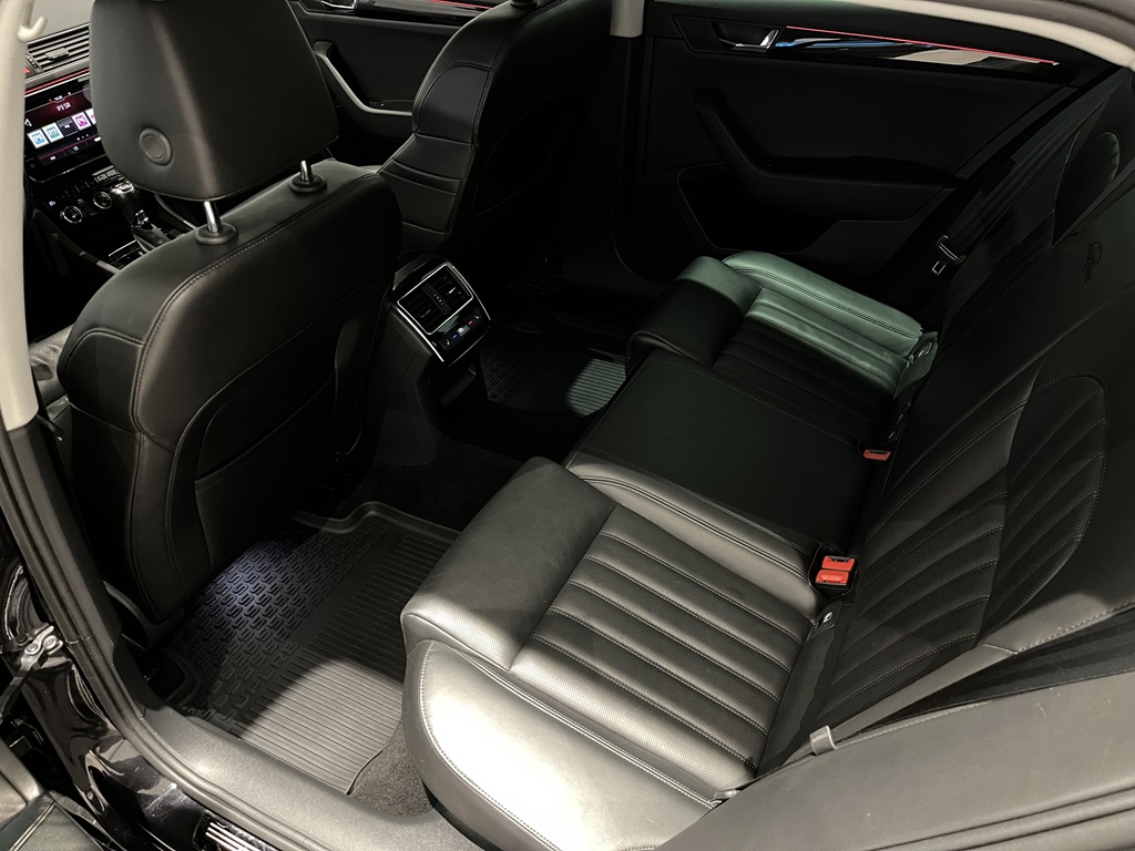 Skoda Superb RUM836