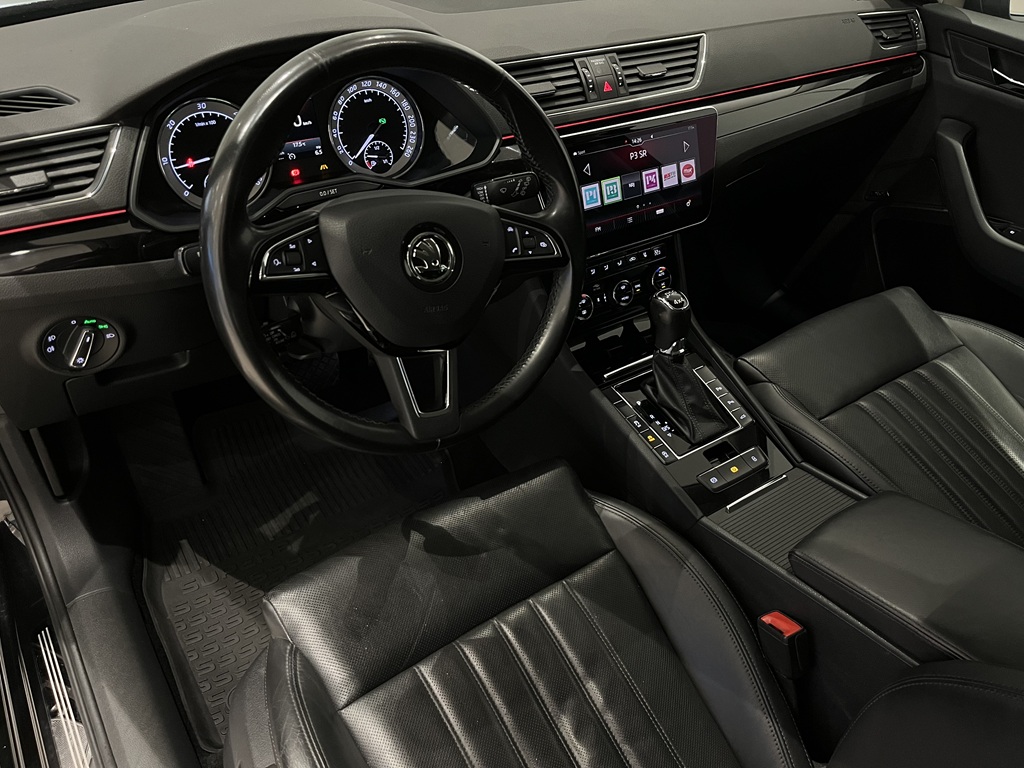 Skoda Superb RUM836