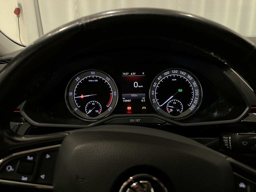 Skoda Superb RUM836