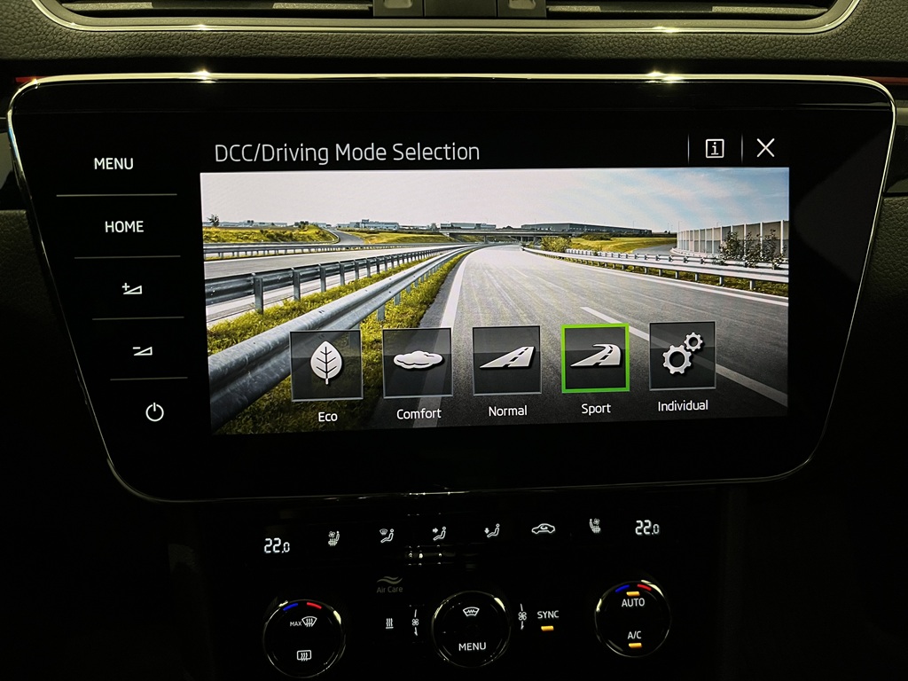 Skoda Superb RUM836