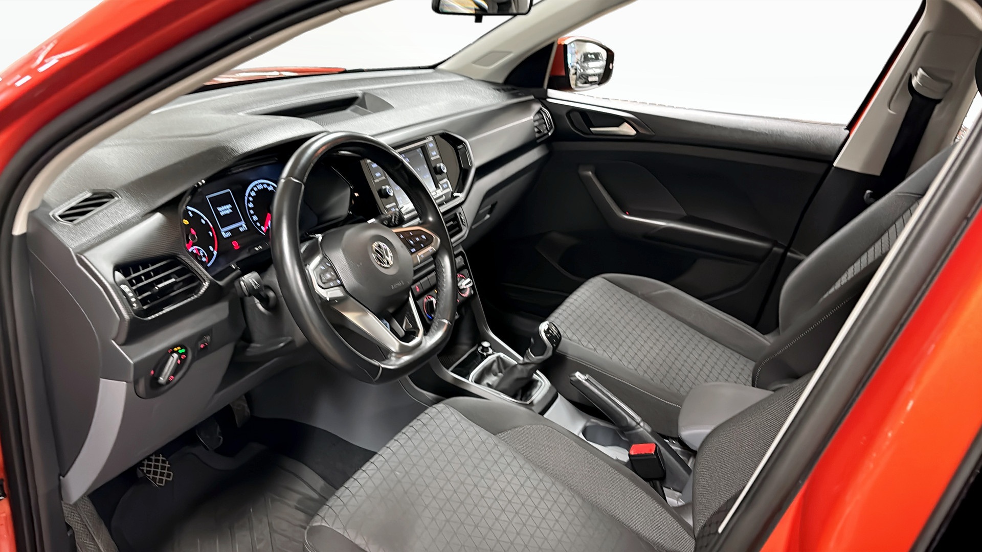 Volkswagen T-Cross RUW46T