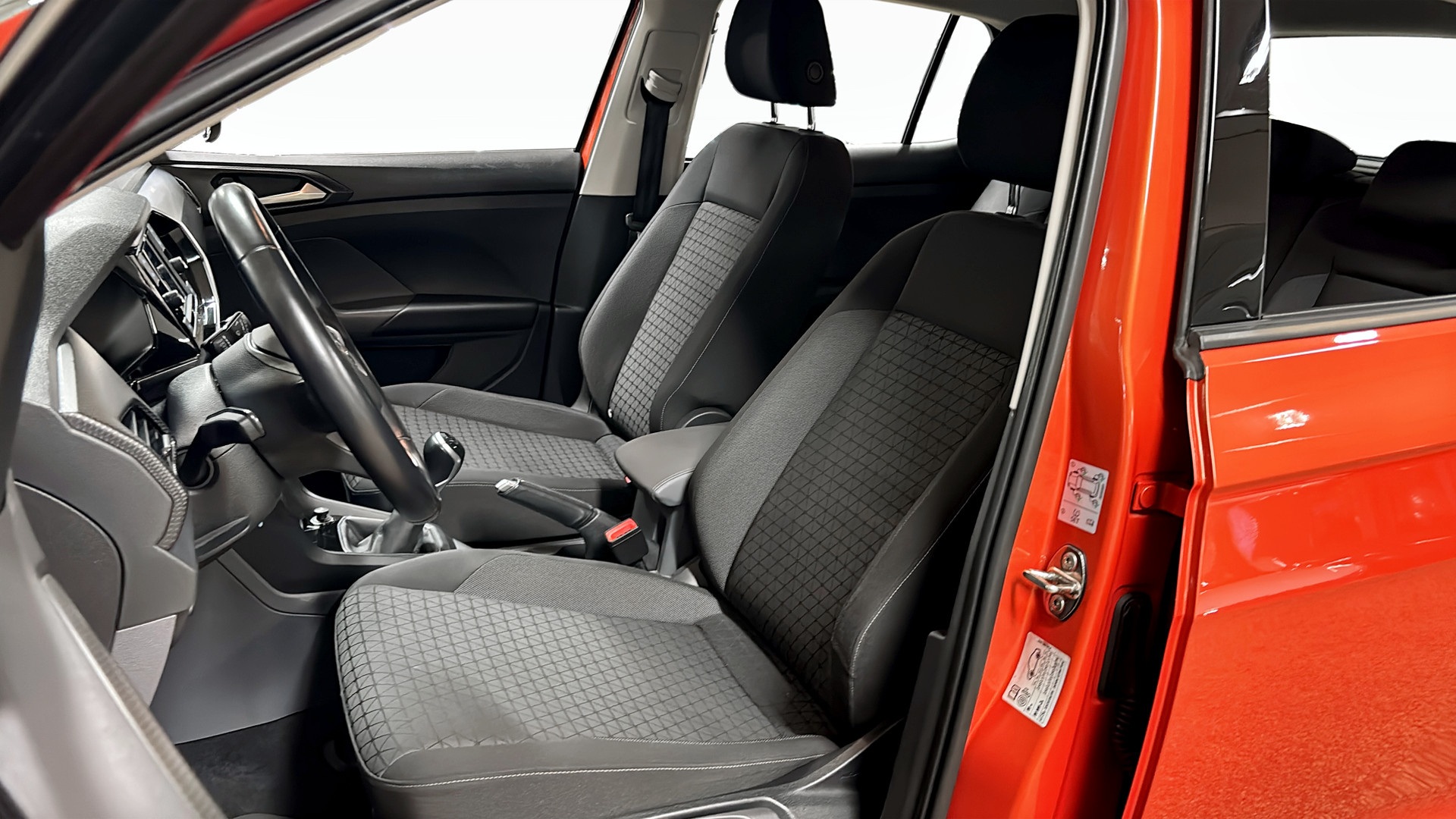 Volkswagen T-Cross RUW46T