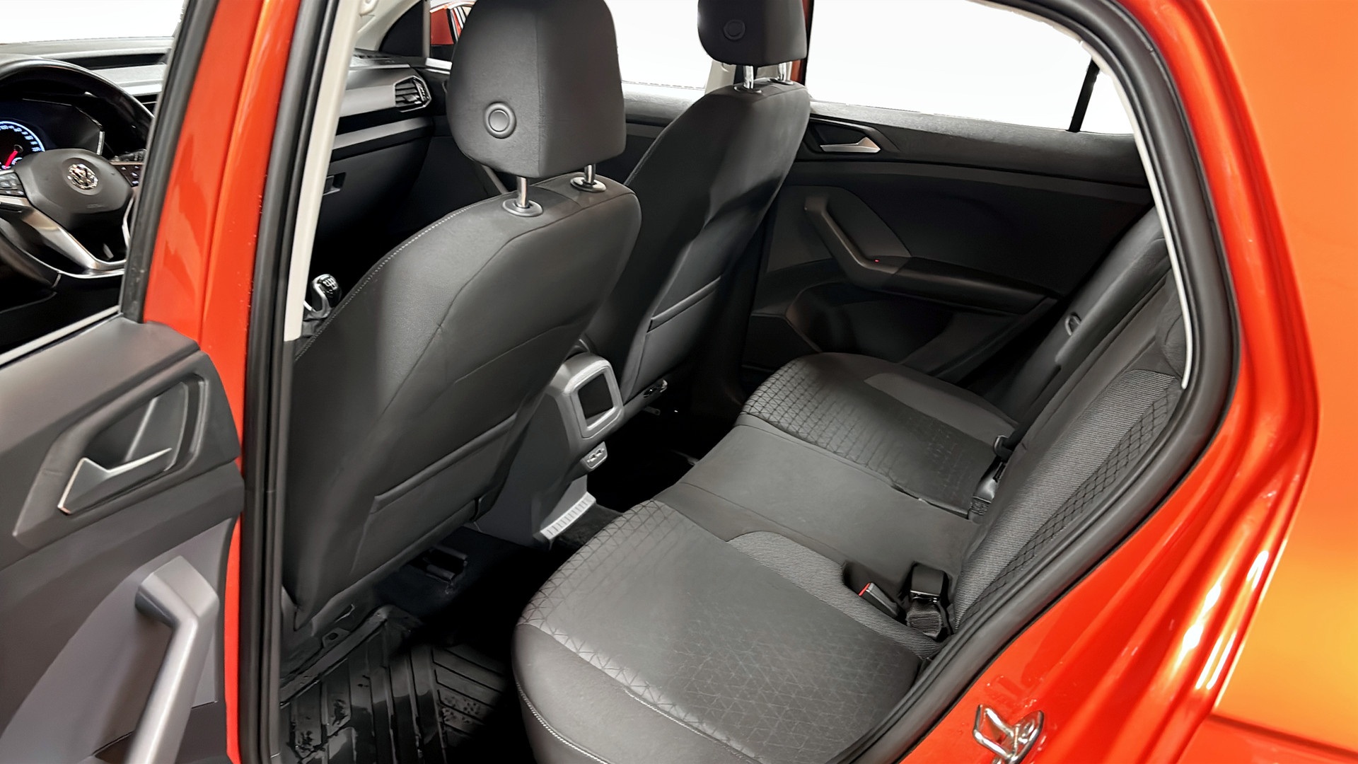 Volkswagen T-Cross RUW46T