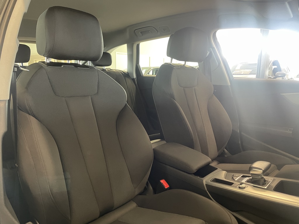 Audi A4 Avant RWA69A