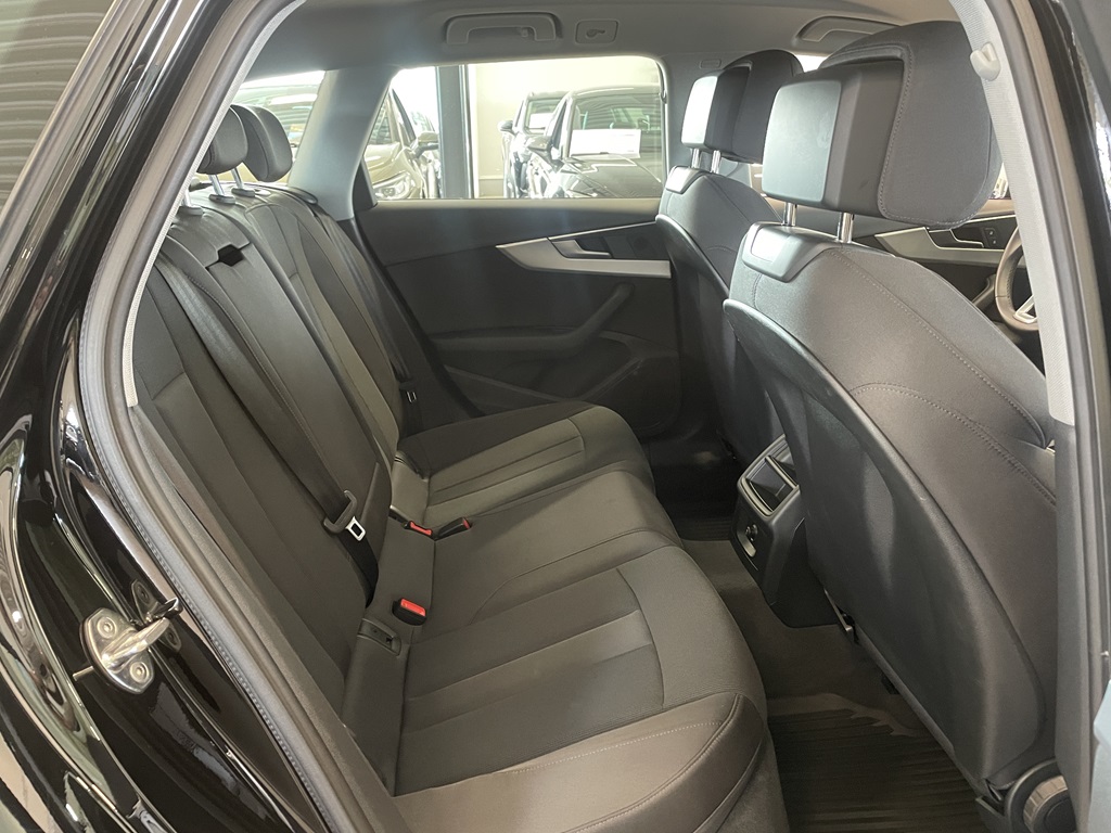 Audi A4 Avant RWA69A