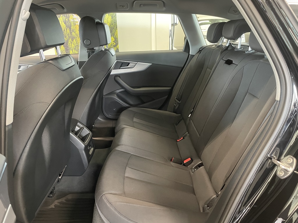 Audi A4 Avant RWA69A