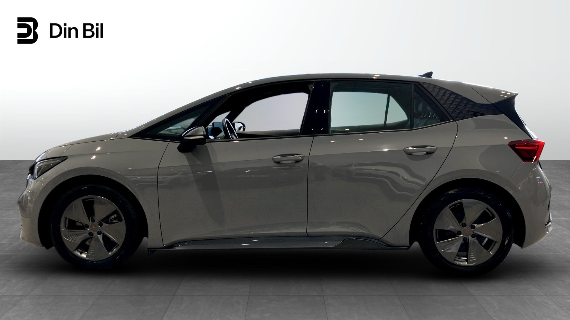CUPRA Born RWA77U