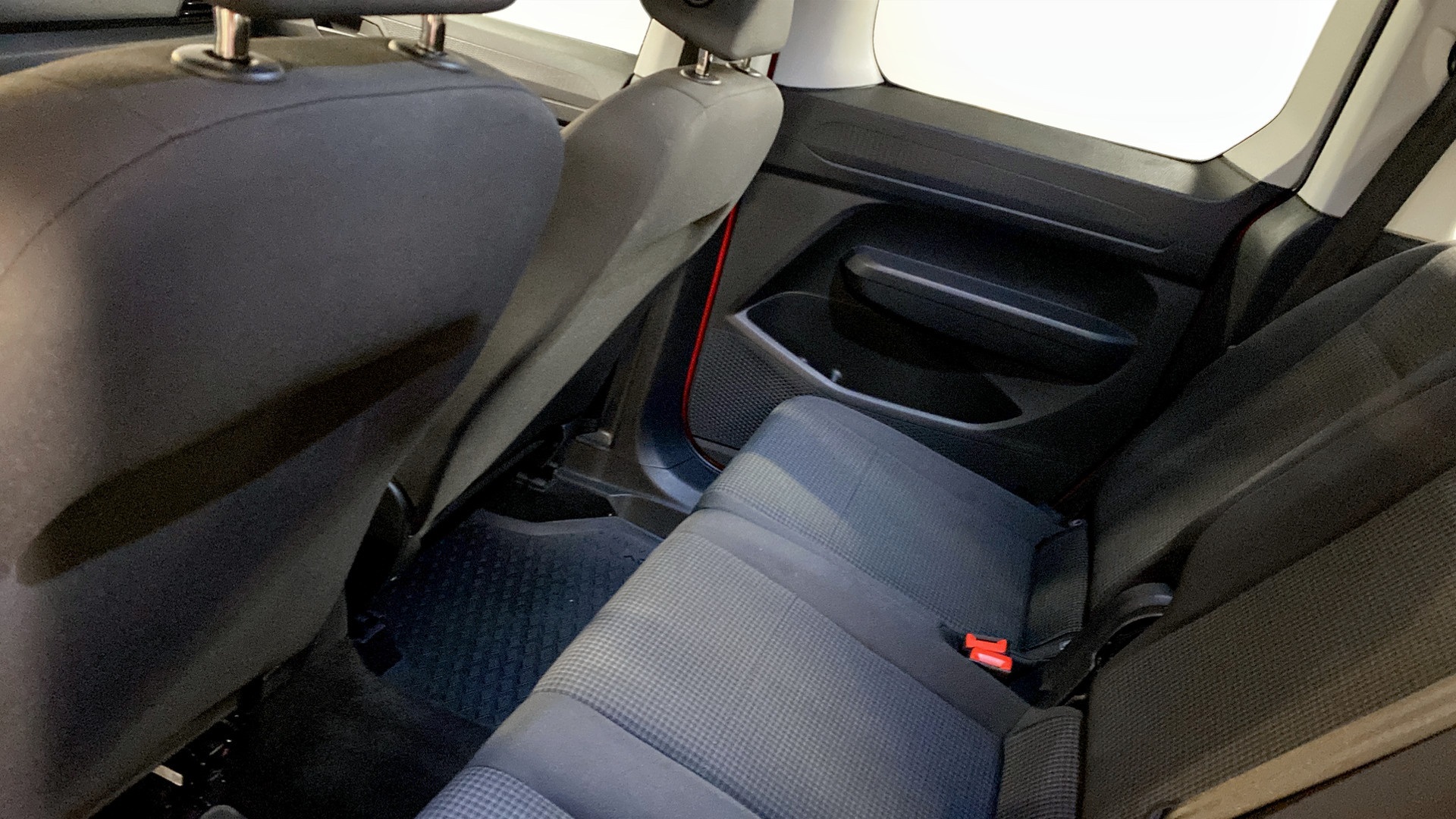 Volkswagen Caddy RXC93K